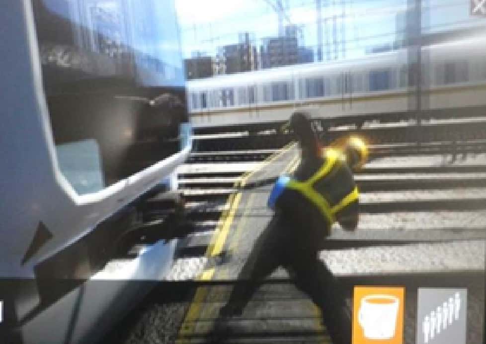 列車に触れる事故の映像