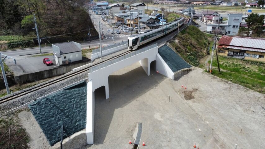 会津線会津田島・中荒井間42k822m付近に位置する松の下跨道橋新設工事